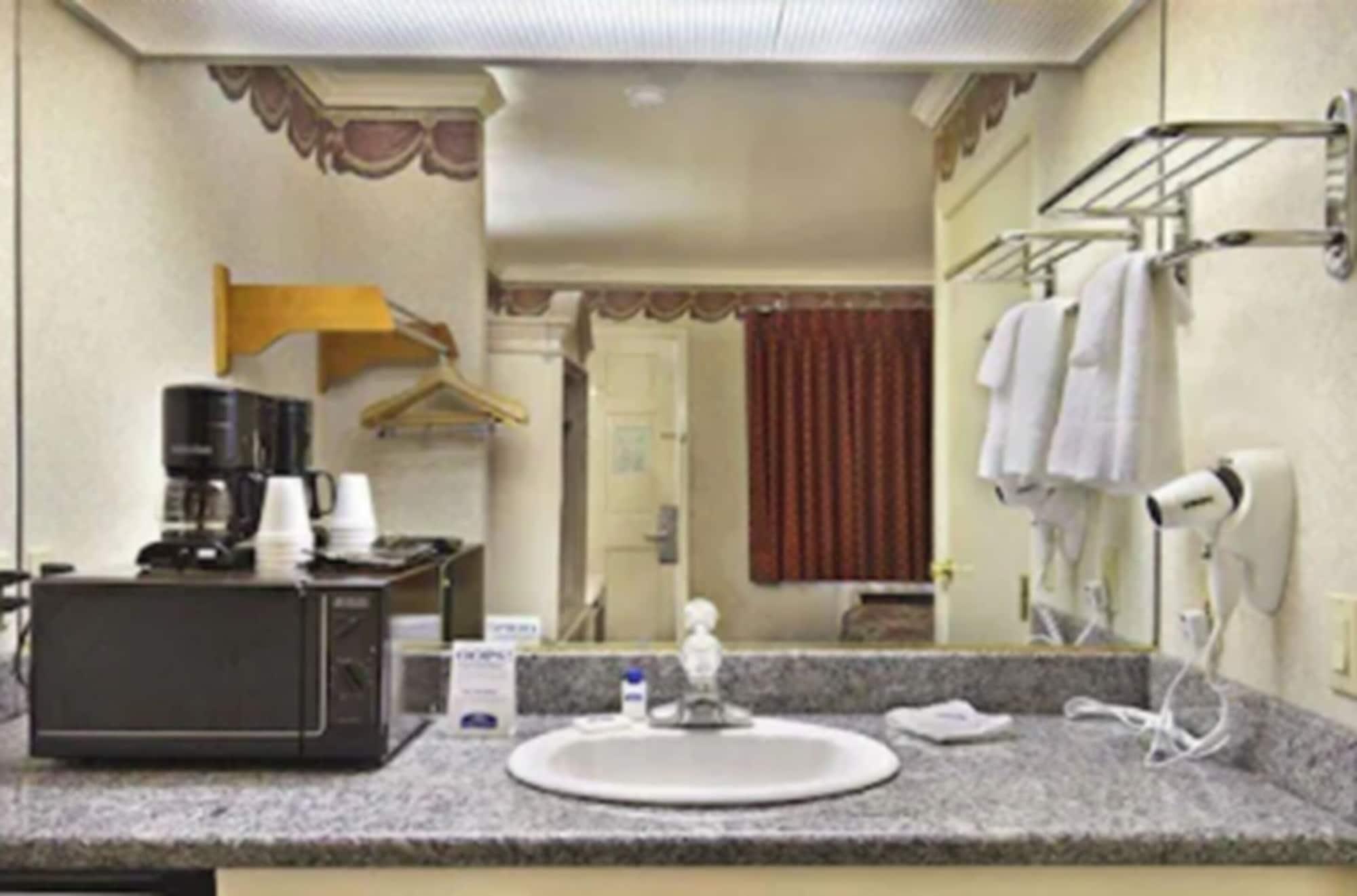 San Francisco Inn Room photo